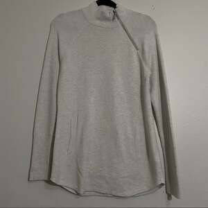 Tahari Light Grey Sweater Zipper Detail Size Small